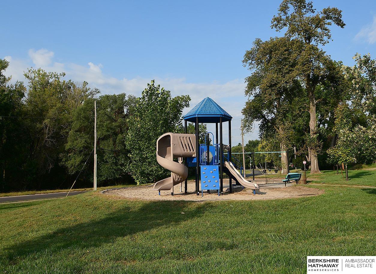 Omaha, Nebraska 68112, United States, 2 Bedrooms Bedrooms, ,1 BathroomBathrooms,Residential,Active,220667