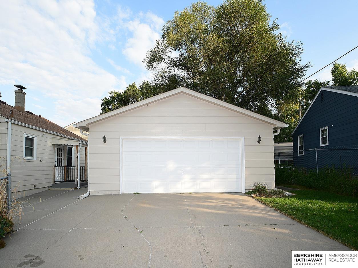 Omaha, Nebraska 68112, United States, 2 Bedrooms Bedrooms, ,1 BathroomBathrooms,Residential,Active,220667