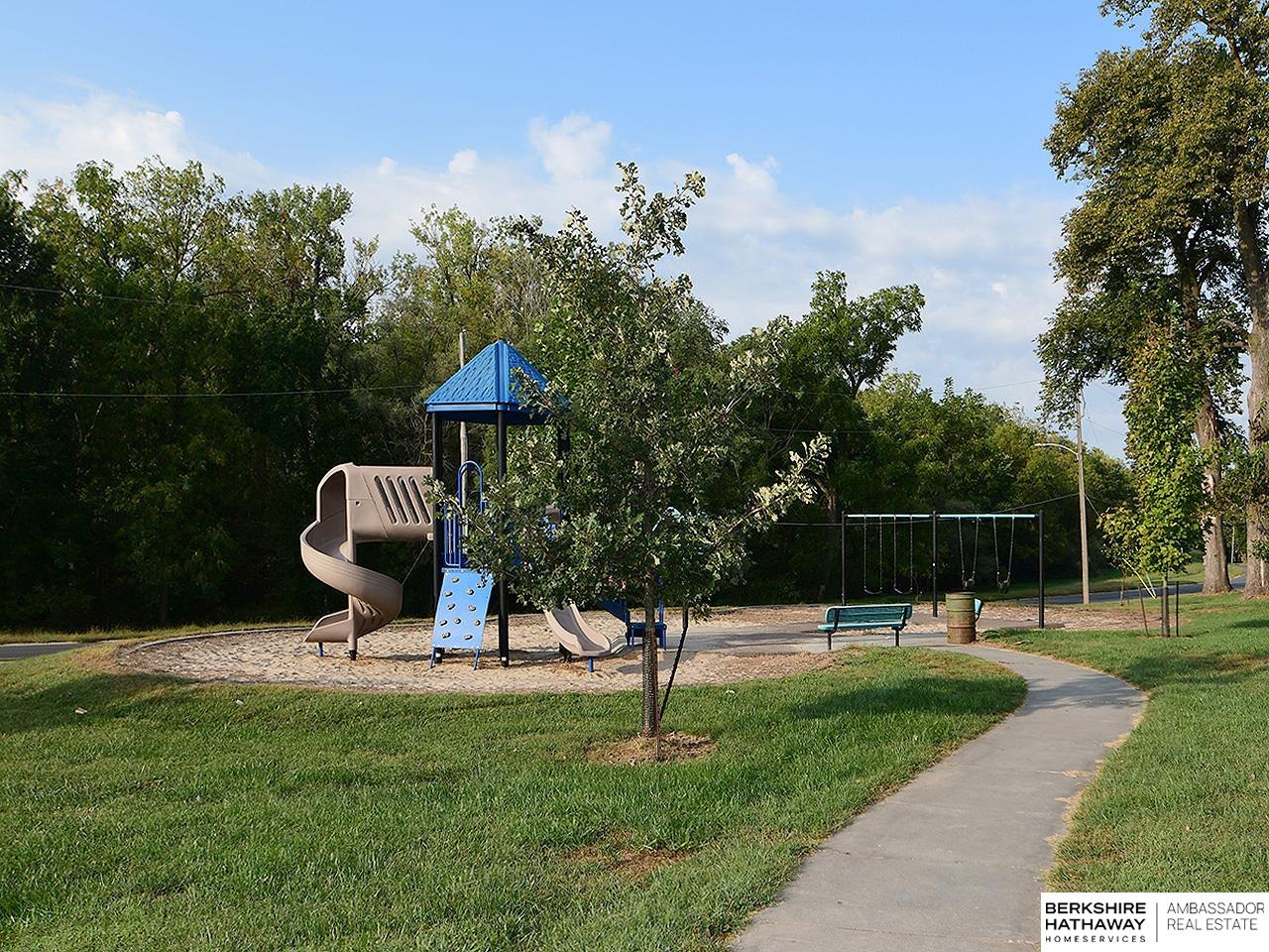 Omaha, Nebraska 68112, United States, 2 Bedrooms Bedrooms, ,1 BathroomBathrooms,Residential,Active,220667