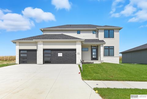 Photo of 20714 Vernon Avenue, Elkhorn, NE 68022 (MLS # 22527007)