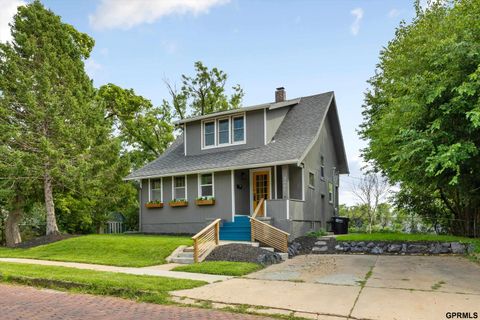 Photo of 3401 Arbor Street, Omaha, NE 68105 (MLS # 22525944)