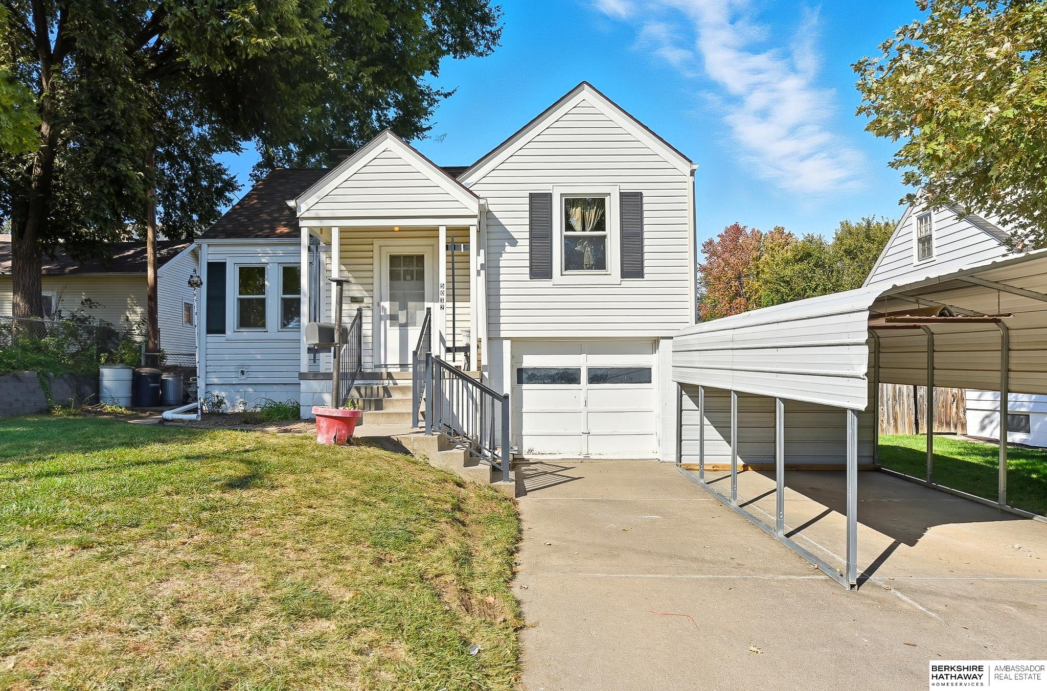 Omaha, Nebraska 68106, United States, 2 Bedrooms Bedrooms, ,1 BathroomBathrooms,Residential,Active,226192