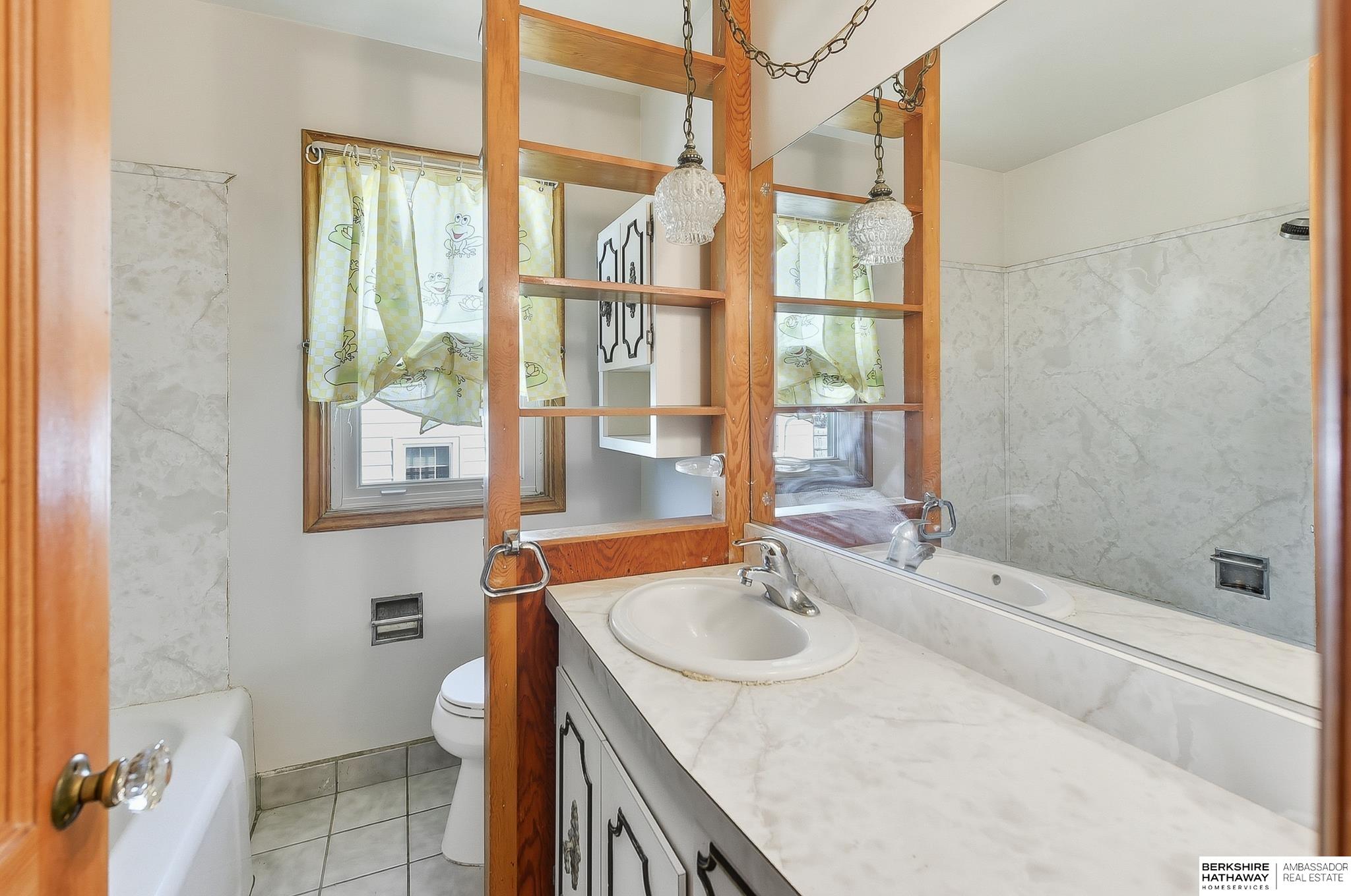 Omaha, Nebraska 68106, United States, 2 Bedrooms Bedrooms, ,1 BathroomBathrooms,Residential,Active,226192