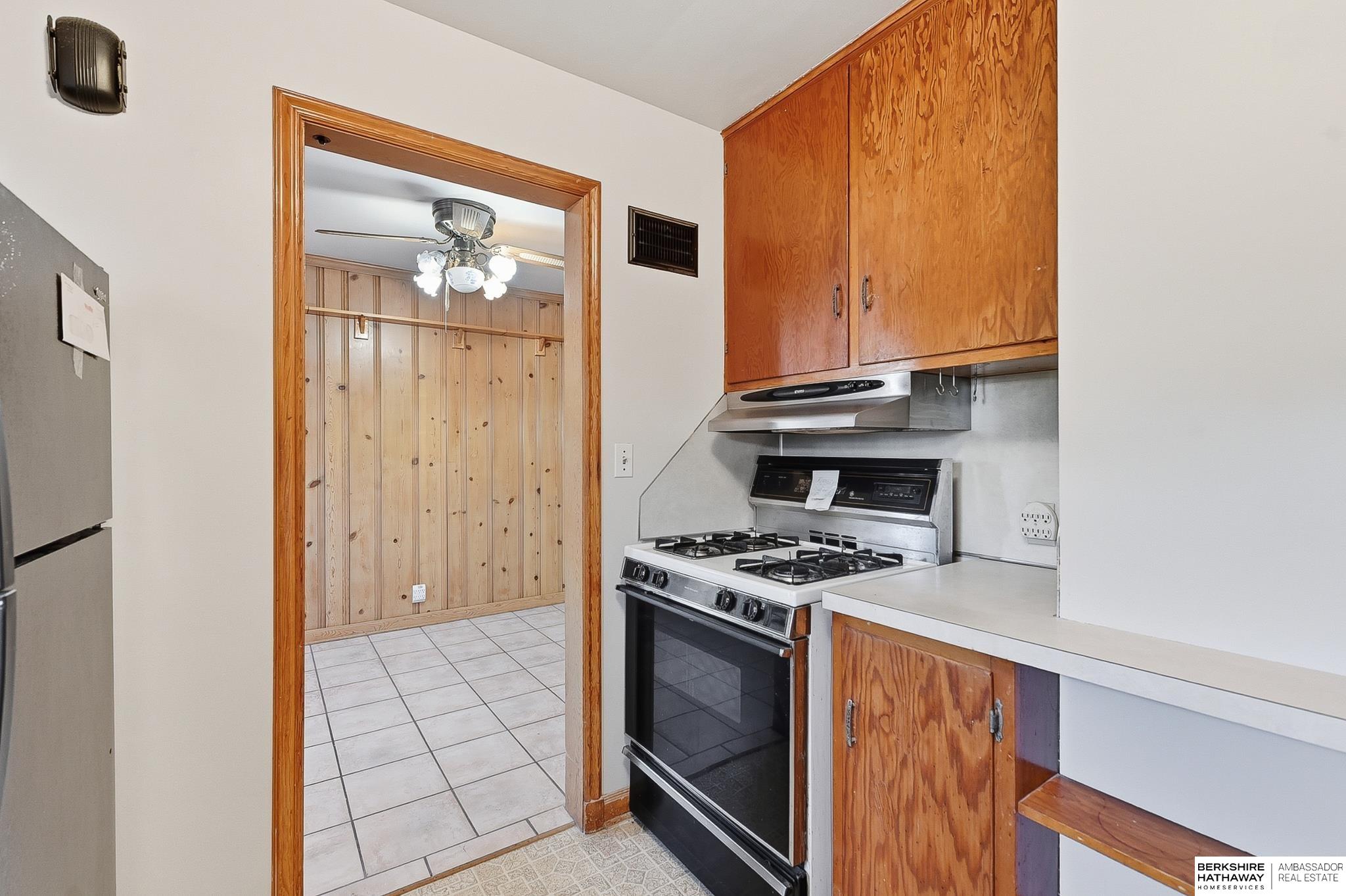 Omaha, Nebraska 68106, United States, 2 Bedrooms Bedrooms, ,1 BathroomBathrooms,Residential,Active,226192