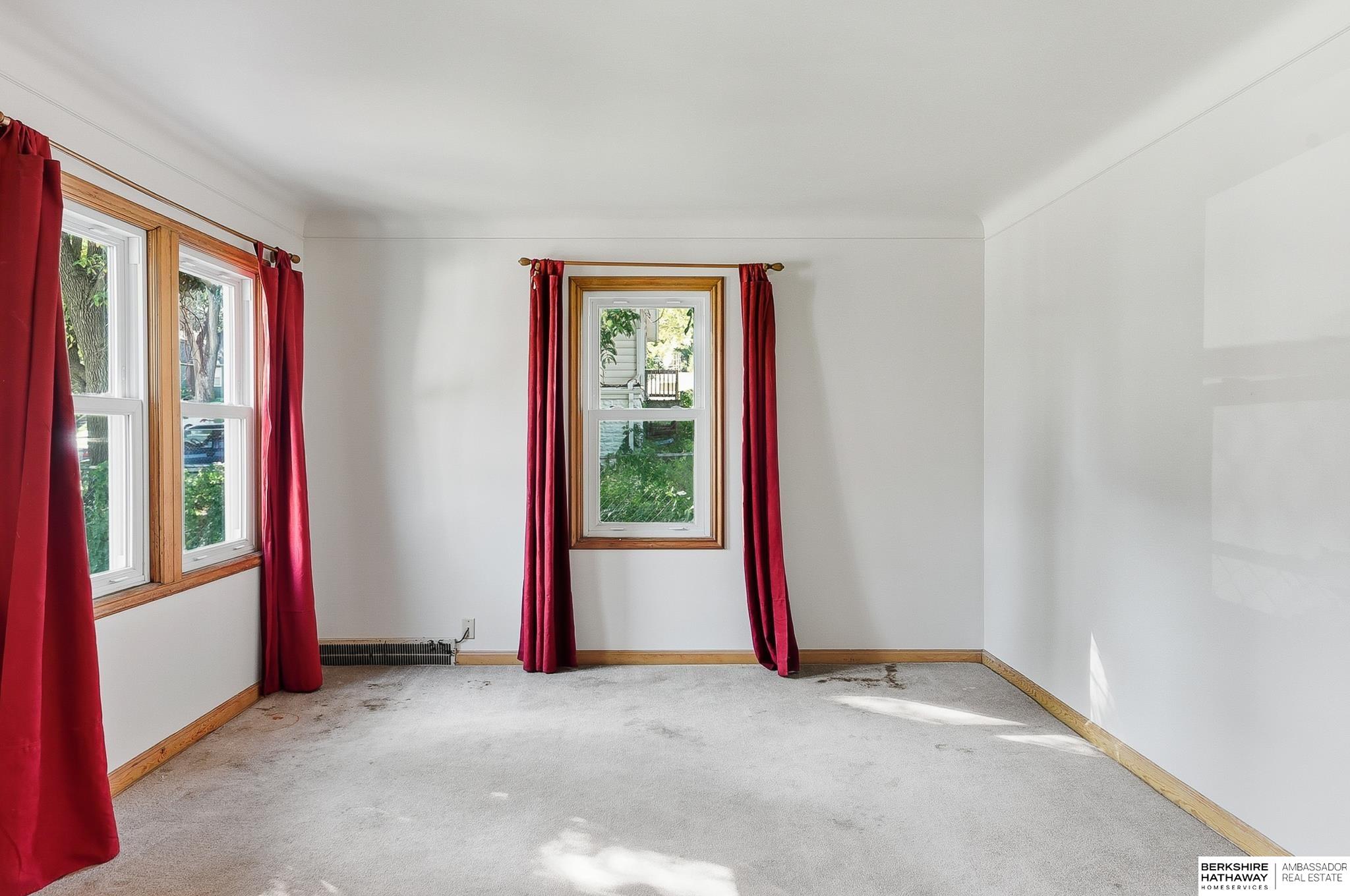 Omaha, Nebraska 68106, United States, 2 Bedrooms Bedrooms, ,1 BathroomBathrooms,Residential,Active,226192