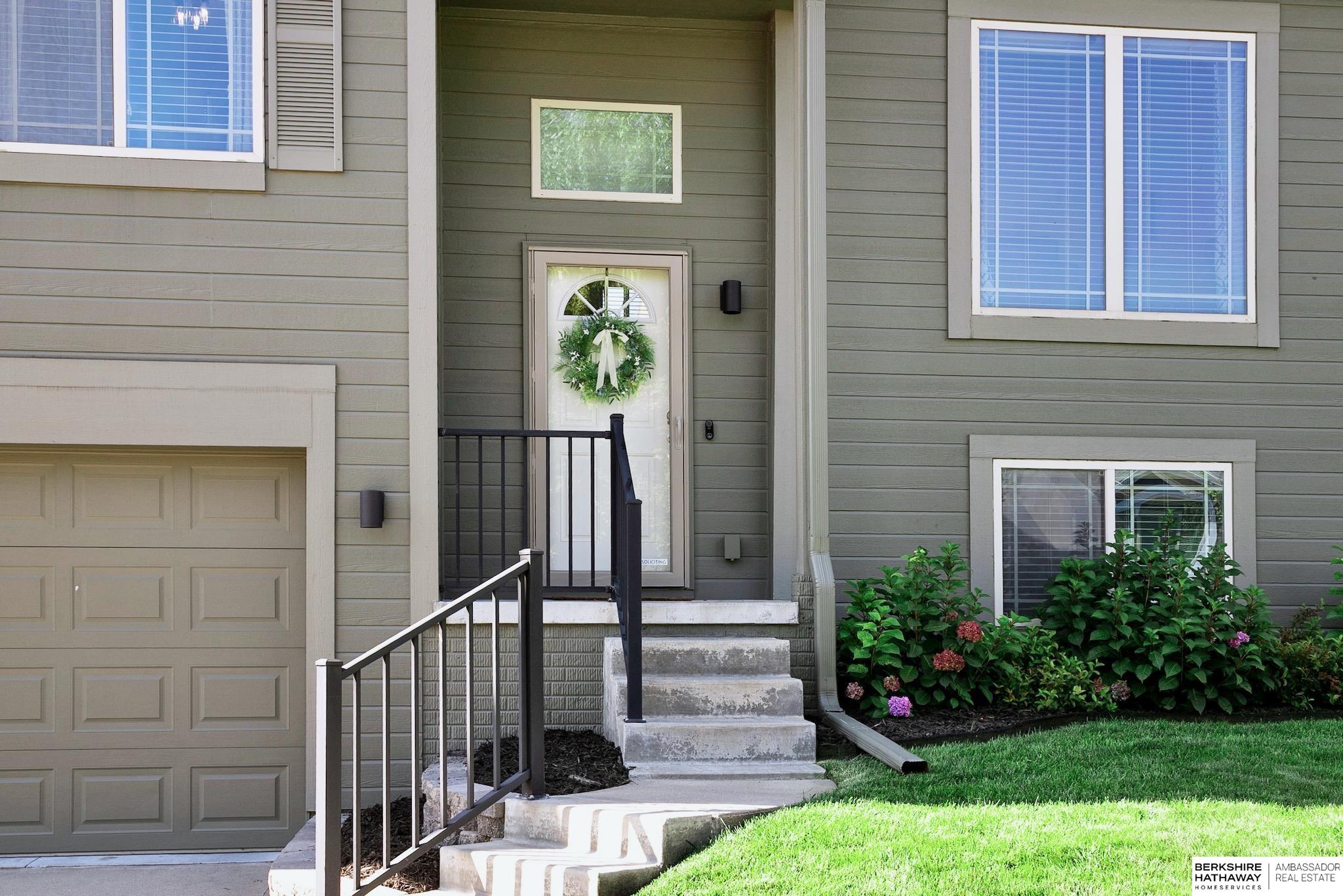 Omaha, Nebraska 68135, United States, 3 Bedrooms Bedrooms, ,2 BathroomsBathrooms,Residential,Pending,203599