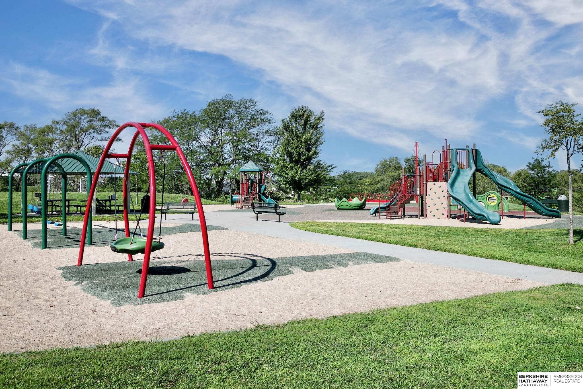 Omaha, Nebraska 68135, United States, 3 Bedrooms Bedrooms, ,2 BathroomsBathrooms,Residential,Pending,203599