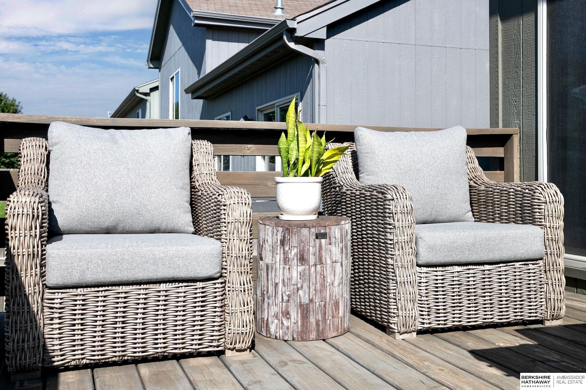 Omaha, Nebraska 68135, United States, 3 Bedrooms Bedrooms, ,2 BathroomsBathrooms,Residential,Pending,203599