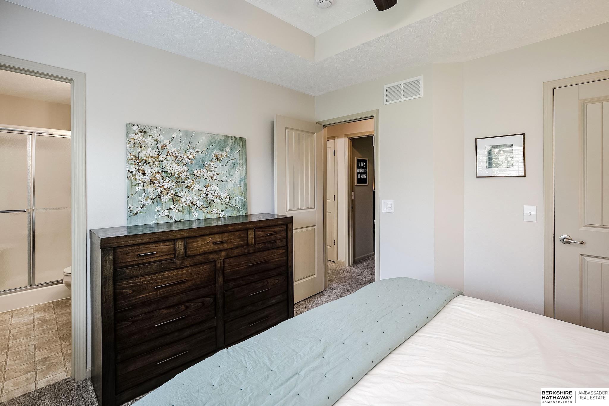 Omaha, Nebraska 68135, United States, 3 Bedrooms Bedrooms, ,2 BathroomsBathrooms,Residential,Pending,203599