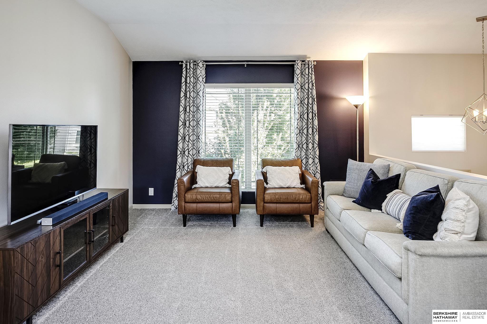 Omaha, Nebraska 68135, United States, 3 Bedrooms Bedrooms, ,2 BathroomsBathrooms,Residential,Pending,203599