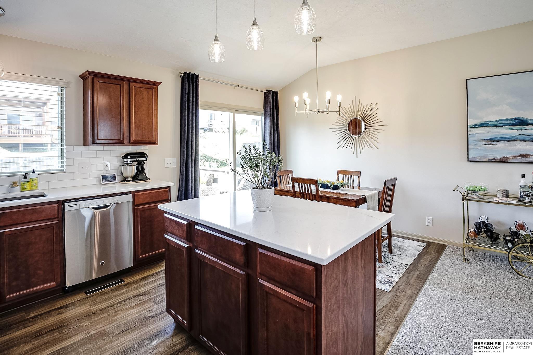 Omaha, Nebraska 68135, United States, 3 Bedrooms Bedrooms, ,2 BathroomsBathrooms,Residential,Pending,203599