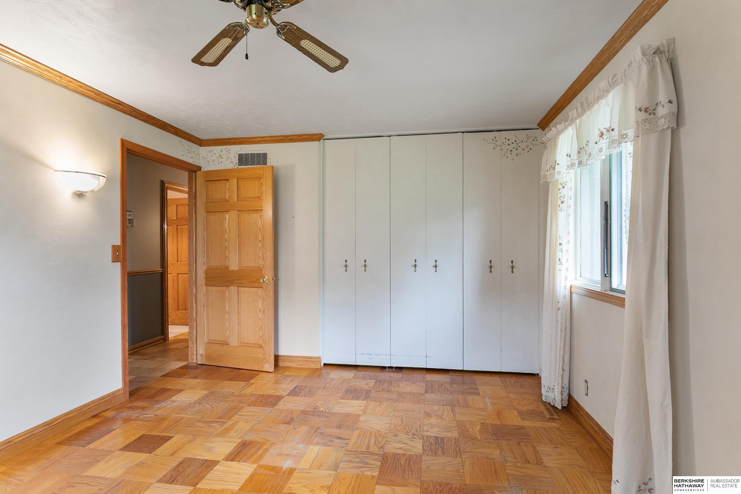 Lincoln, Nebraska 68505, United States, 3 Bedrooms Bedrooms, ,2 BathroomsBathrooms,Residential,Active,214992