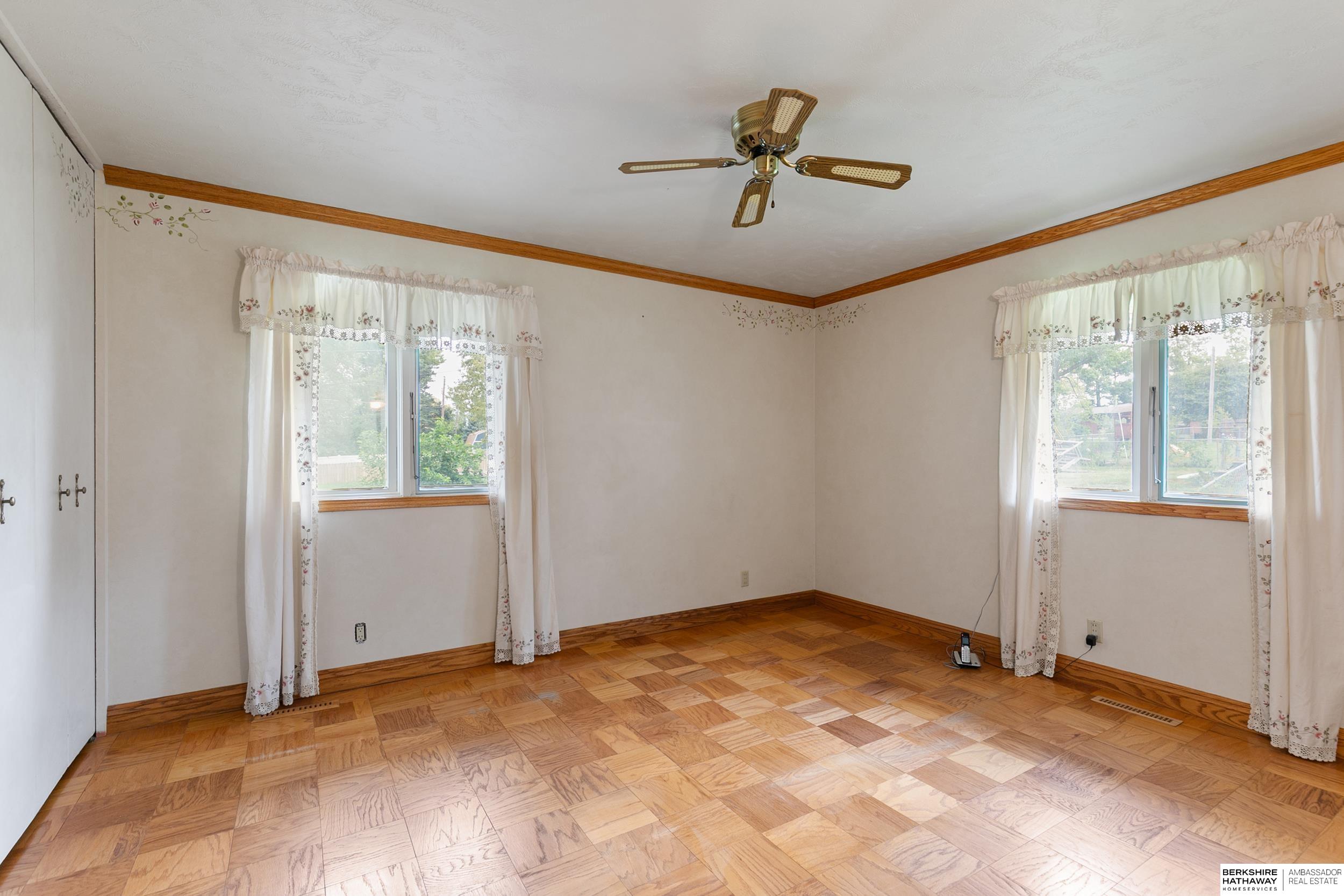 Lincoln, Nebraska 68505, United States, 3 Bedrooms Bedrooms, ,2 BathroomsBathrooms,Residential,Active,214992