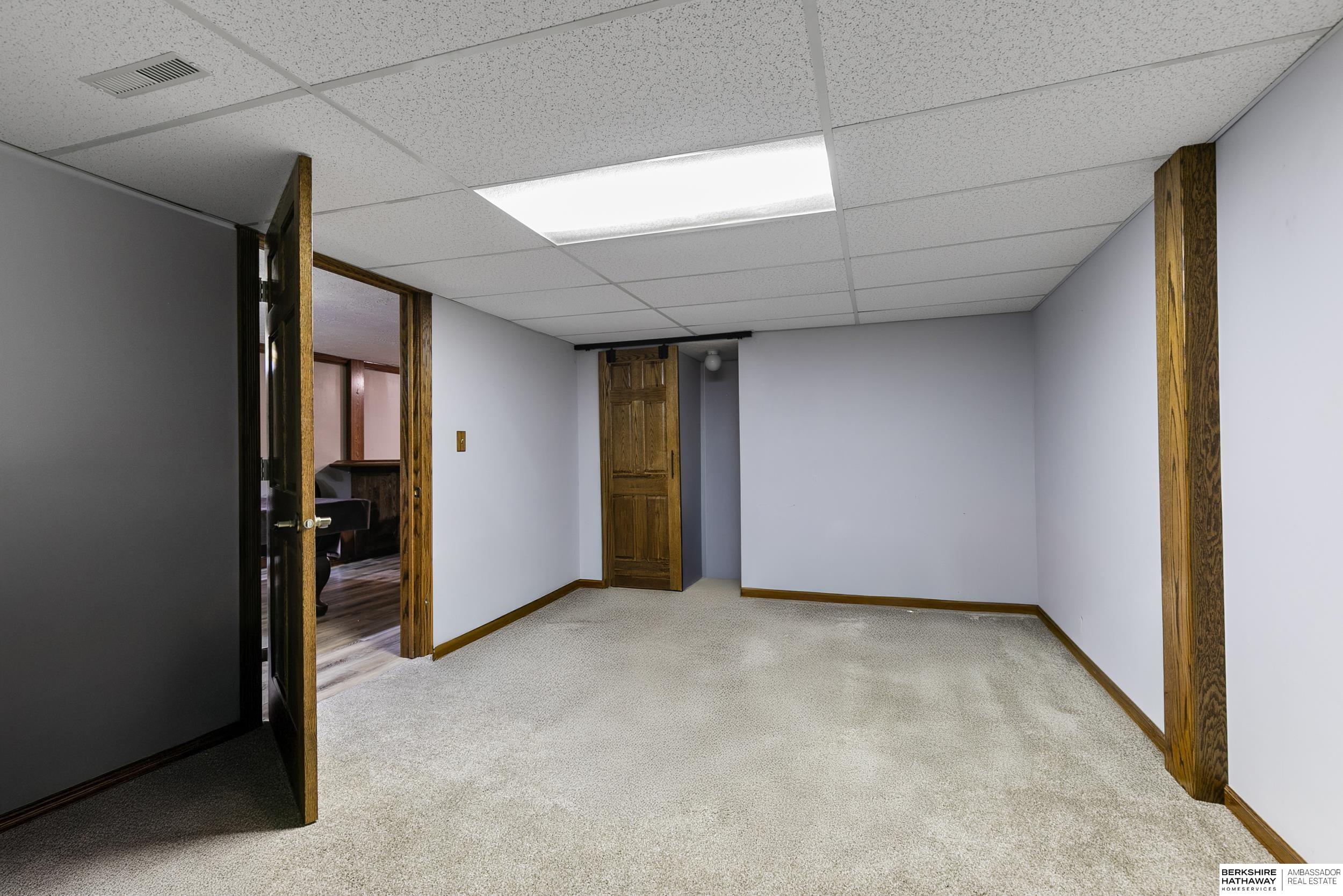 Lincoln, Nebraska 68505, United States, 3 Bedrooms Bedrooms, ,2 BathroomsBathrooms,Residential,Active,214992