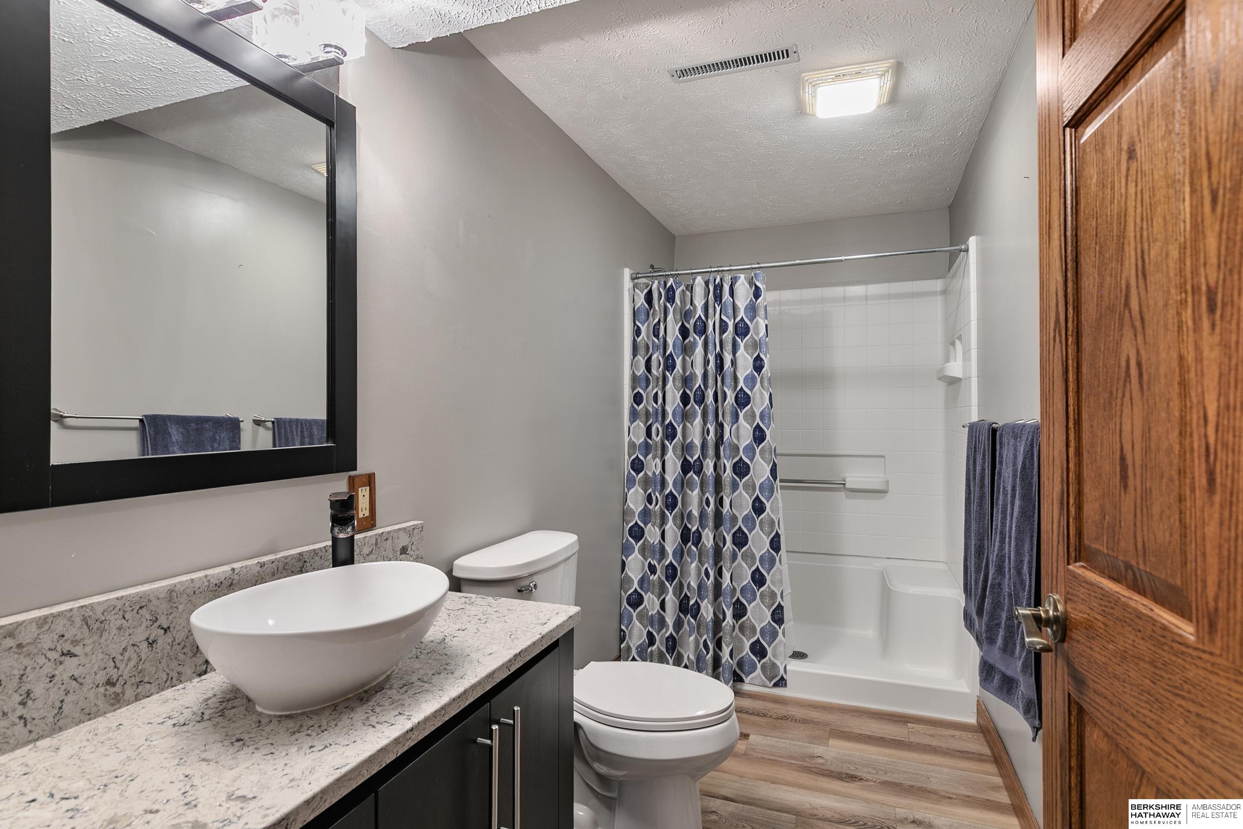 Lincoln, Nebraska 68505, United States, 3 Bedrooms Bedrooms, ,2 BathroomsBathrooms,Residential,Active,214992