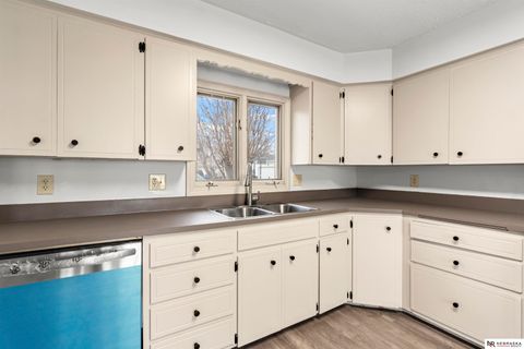 Photo of 8612 S 38th Avenue, Bellevue, NE 68147 (MLS # 22605864)