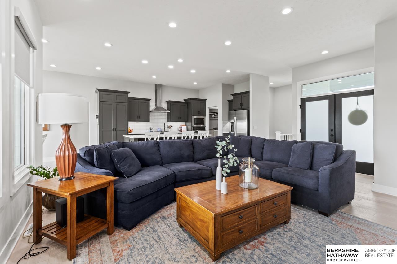 Omaha, Nebraska 68136, United States, 5 Bedrooms Bedrooms, ,3 BathroomsBathrooms,Residential,Active,139594