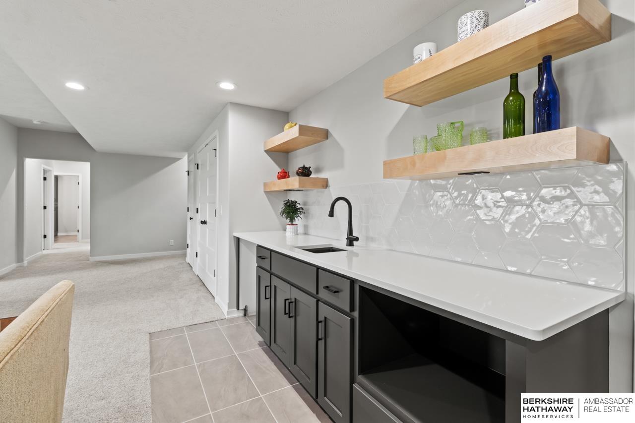 Omaha, Nebraska 68136, United States, 5 Bedrooms Bedrooms, ,3 BathroomsBathrooms,Residential,Active,139594