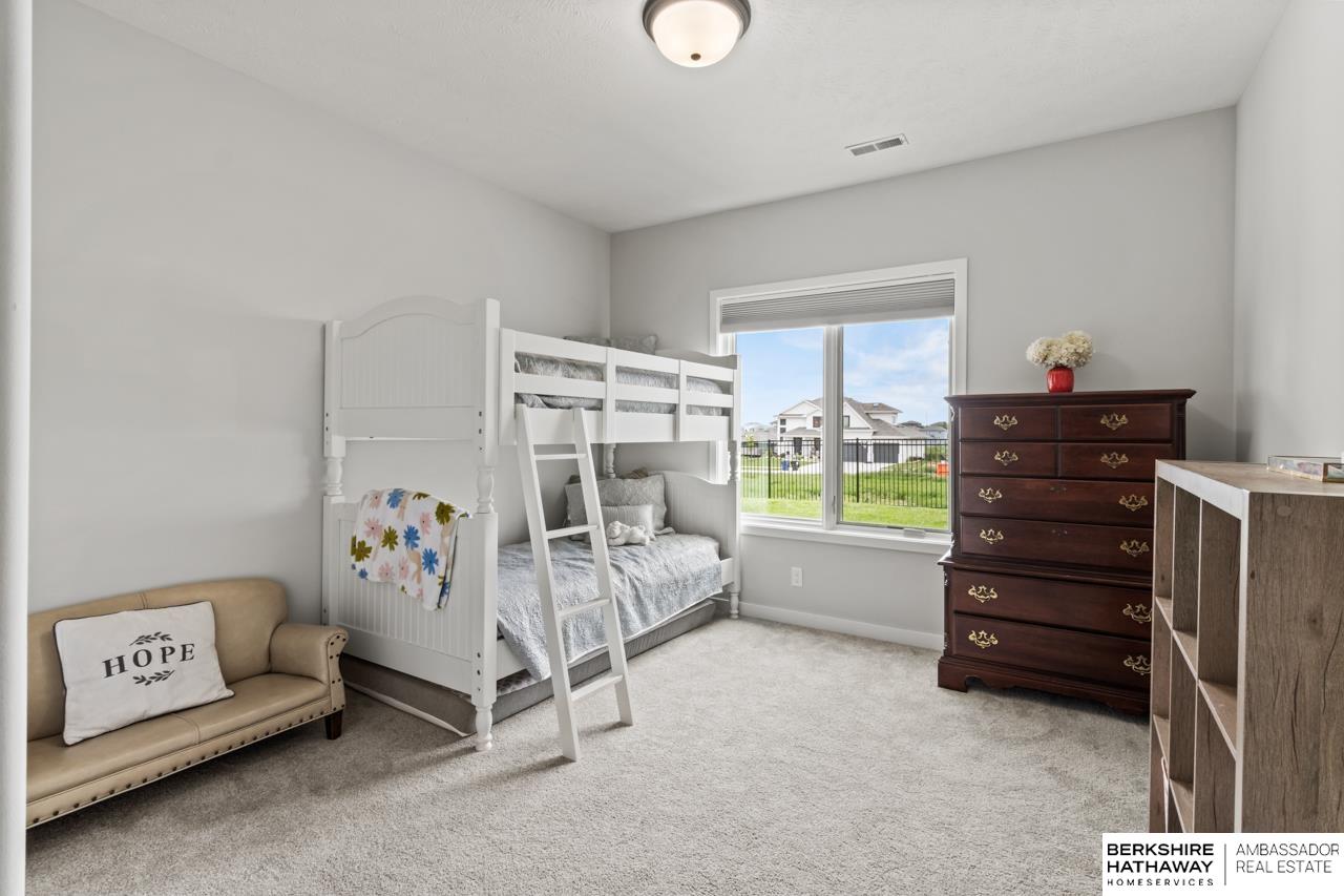 Omaha, Nebraska 68136, United States, 5 Bedrooms Bedrooms, ,3 BathroomsBathrooms,Residential,Active,139594