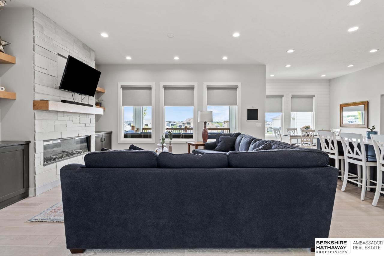 Omaha, Nebraska 68136, United States, 5 Bedrooms Bedrooms, ,3 BathroomsBathrooms,Residential,Active,139594