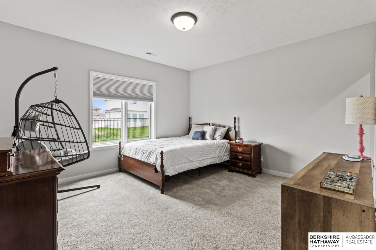 Omaha, Nebraska 68136, United States, 5 Bedrooms Bedrooms, ,3 BathroomsBathrooms,Residential,Active,139594