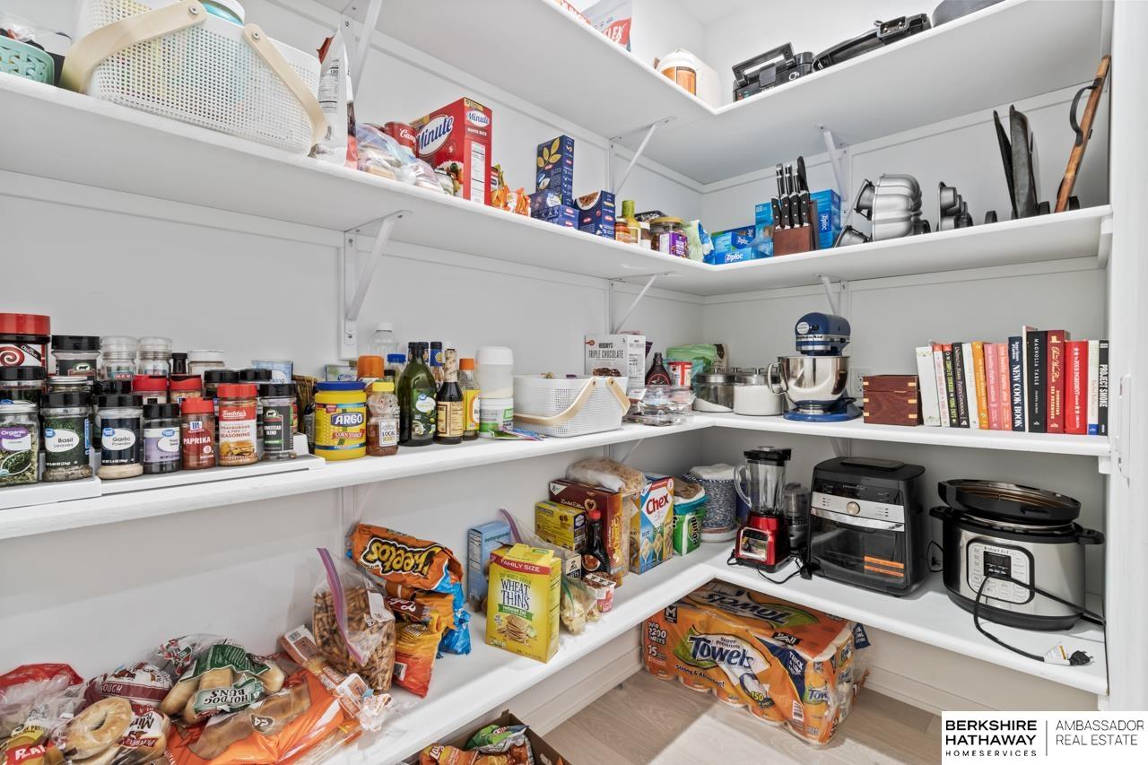 Omaha, Nebraska 68136, United States, 5 Bedrooms Bedrooms, ,3 BathroomsBathrooms,Residential,Active,139594