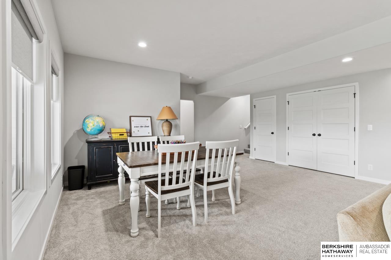 Omaha, Nebraska 68136, United States, 5 Bedrooms Bedrooms, ,3 BathroomsBathrooms,Residential,Active,139594