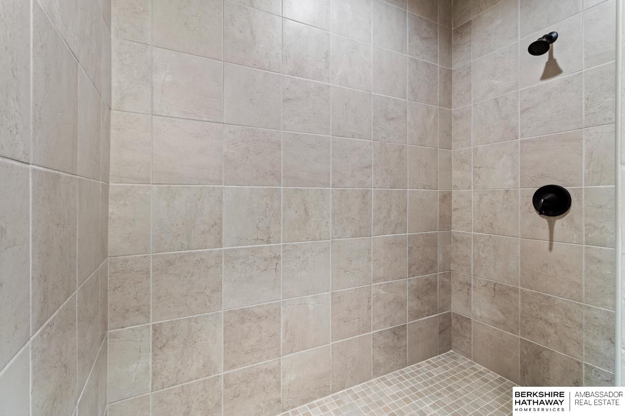 Omaha, Nebraska 68136, United States, 5 Bedrooms Bedrooms, ,3 BathroomsBathrooms,Residential,Active,139594