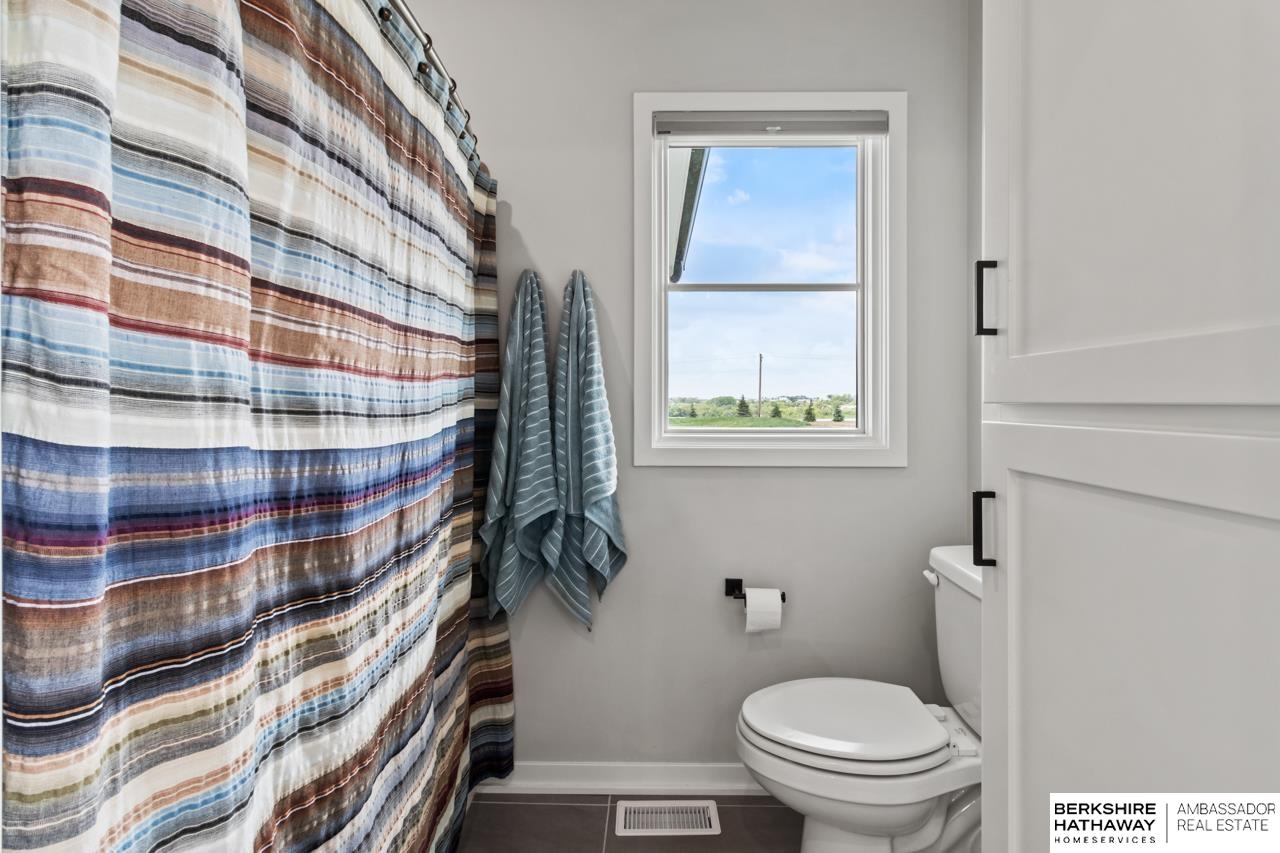 Omaha, Nebraska 68136, United States, 5 Bedrooms Bedrooms, ,3 BathroomsBathrooms,Residential,Active,139594