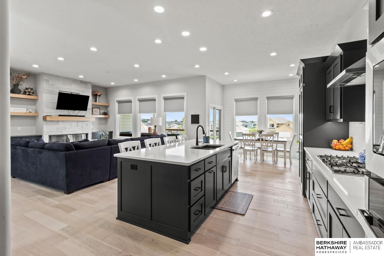 Omaha, Nebraska 68136, United States, 5 Bedrooms Bedrooms, ,3 BathroomsBathrooms,Residential,Active,139594