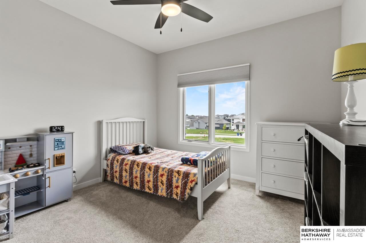 Omaha, Nebraska 68136, United States, 5 Bedrooms Bedrooms, ,3 BathroomsBathrooms,Residential,Active,139594