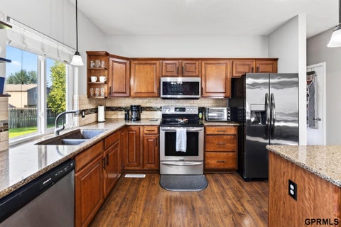 Photo of 18211 Edna Street, Omaha, NE 68136 (MLS # 22630446)