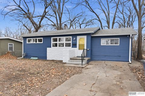 Photo of 4429 Redick Avenue, Omaha, NE 68112 (MLS # 22601577)