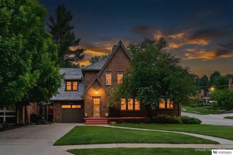 Photo of 5043 Parker Street, Omaha, NE 68104 (MLS # 22613563)