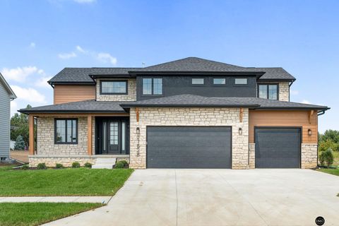 Photo of 21828 Grover Street, Elkhorn, NE 68022 (MLS # 22523829)