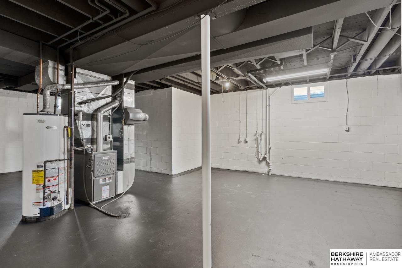 Omaha, Nebraska 68130, United States, 3 Bedrooms Bedrooms, ,2 BathroomsBathrooms,Residential,Pending,214926