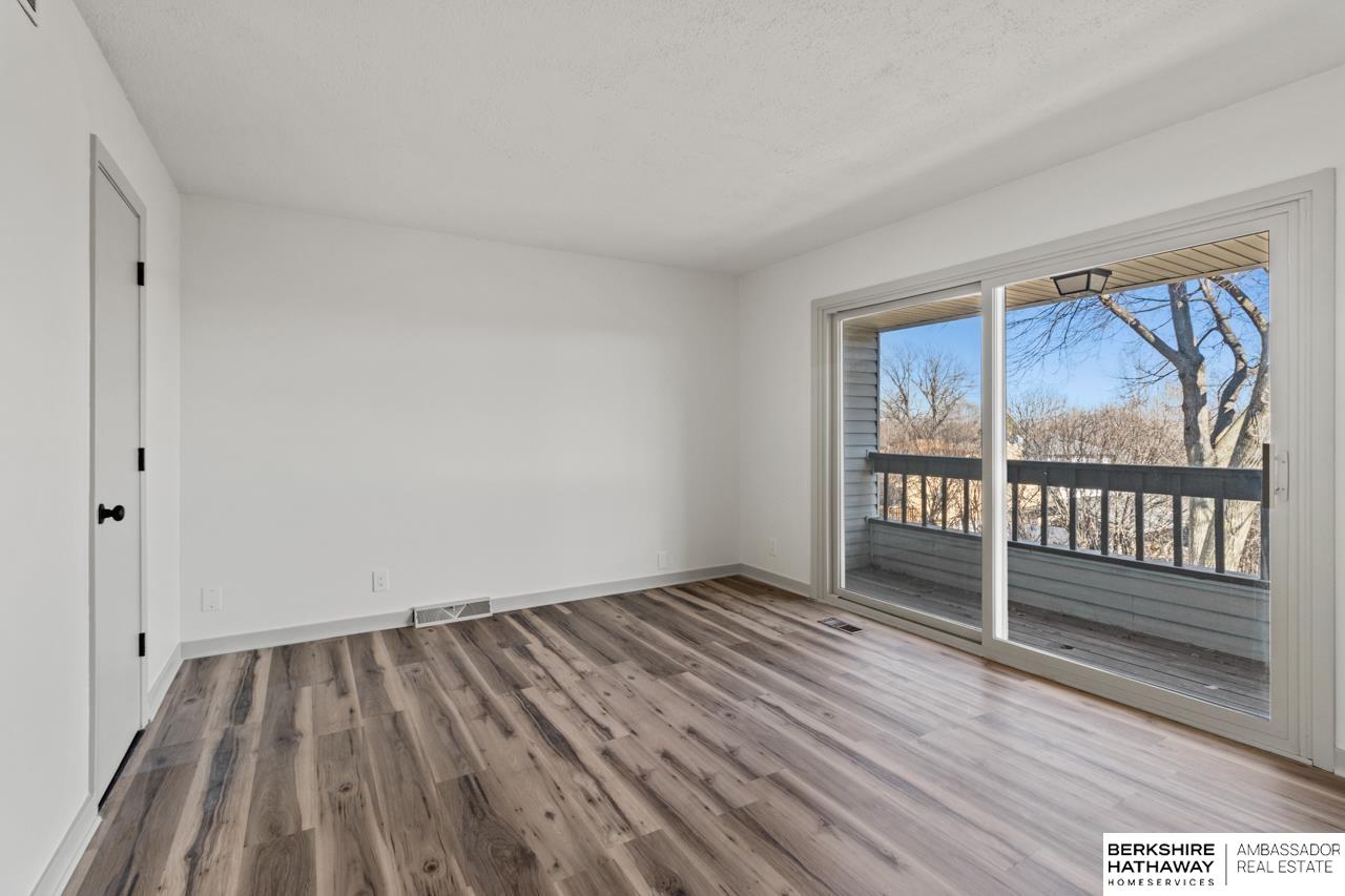 Omaha, Nebraska 68130, United States, 3 Bedrooms Bedrooms, ,2 BathroomsBathrooms,Residential,Pending,214926