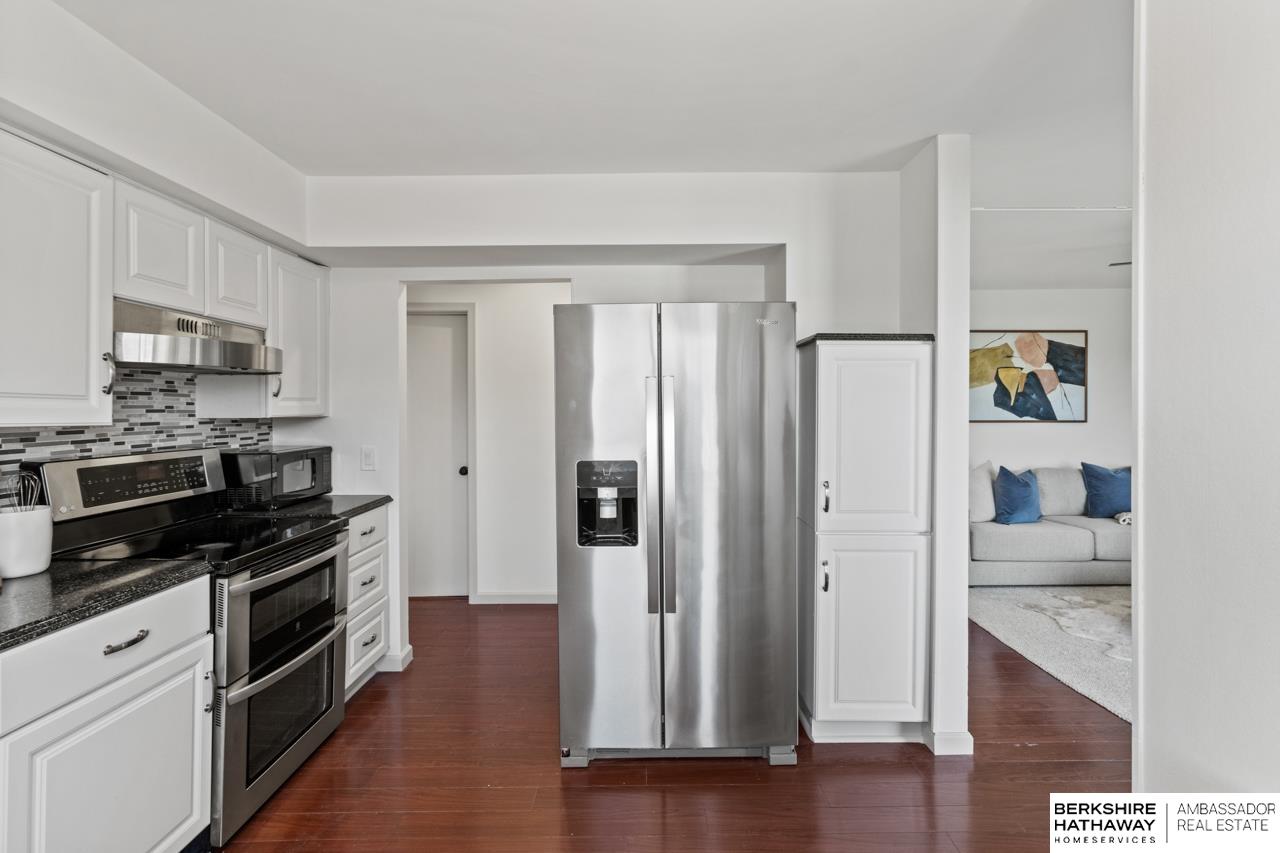 Omaha, Nebraska 68130, United States, 3 Bedrooms Bedrooms, ,2 BathroomsBathrooms,Residential,Pending,214926