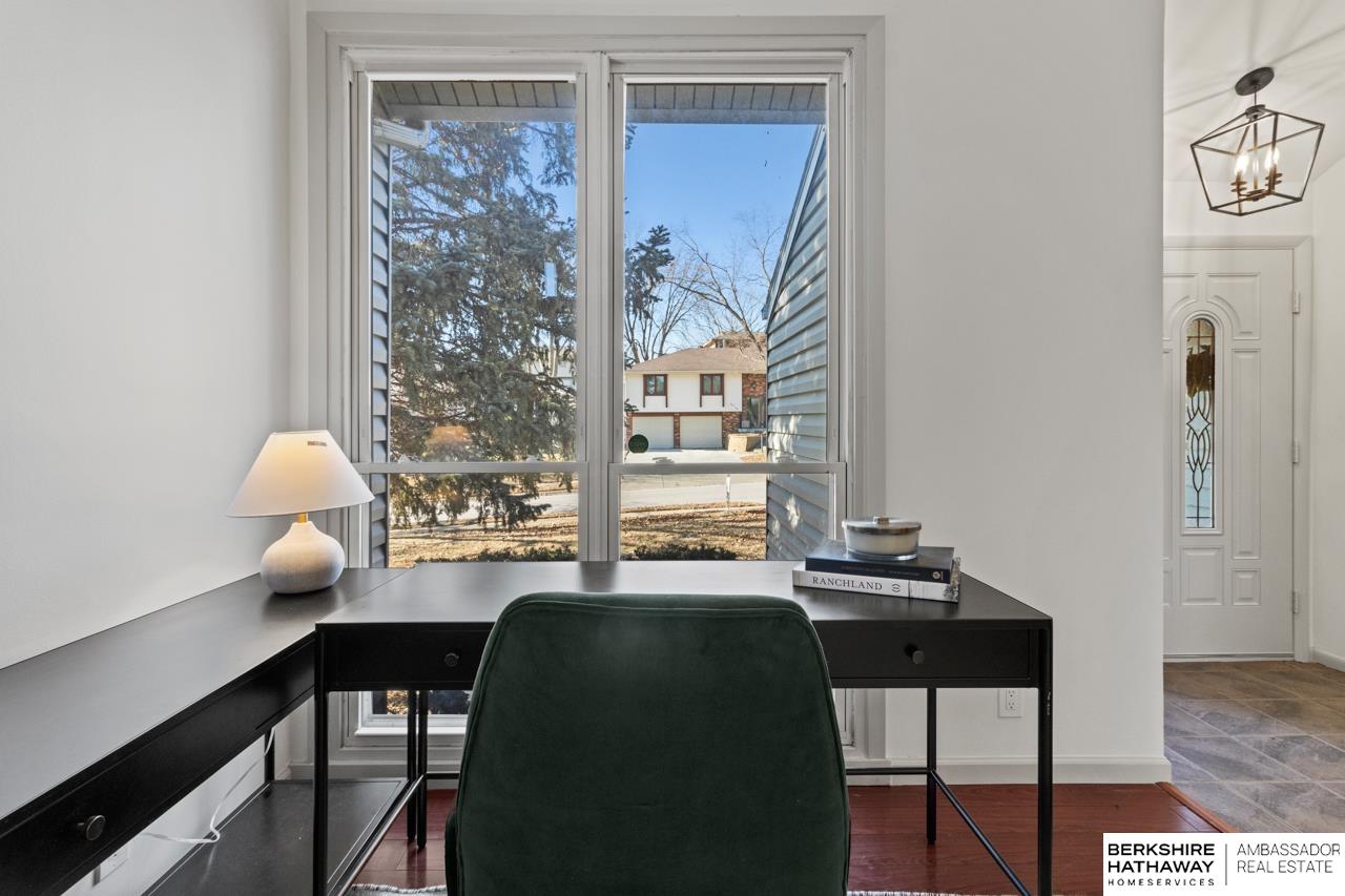 Omaha, Nebraska 68130, United States, 3 Bedrooms Bedrooms, ,2 BathroomsBathrooms,Residential,Pending,214926