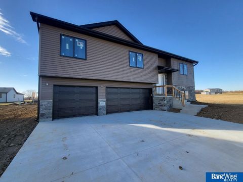 Photo of 7621 Gulls Way, Lincoln, NE 68514 (MLS # 22534897)