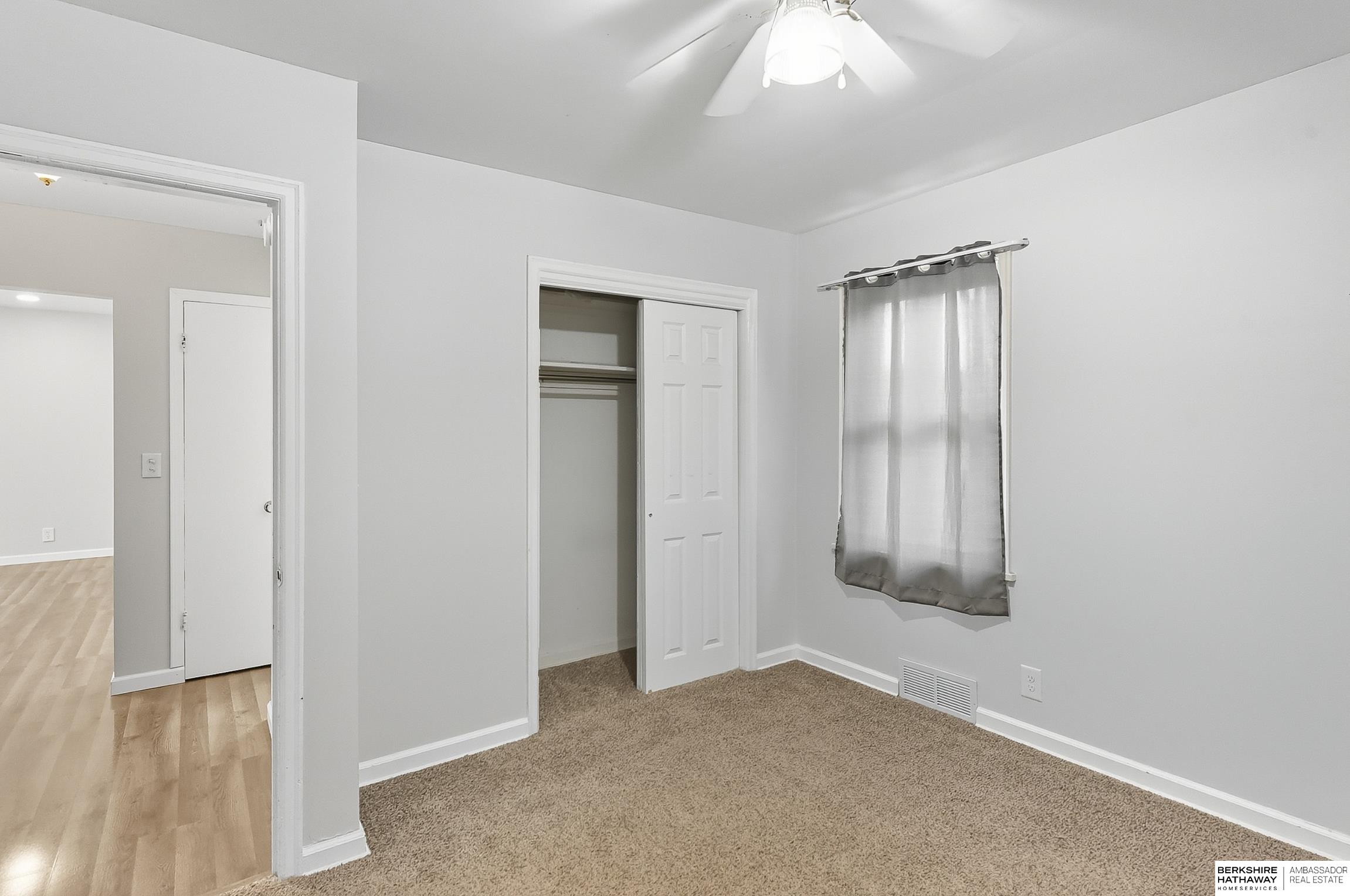 Omaha, Nebraska 68106, United States, 2 Bedrooms Bedrooms, ,1 BathroomBathrooms,Residential,Pending,216258