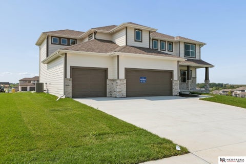 Photo of 12603 Carpenter Street, Papillion, NE 68138 (MLS # 22626458)