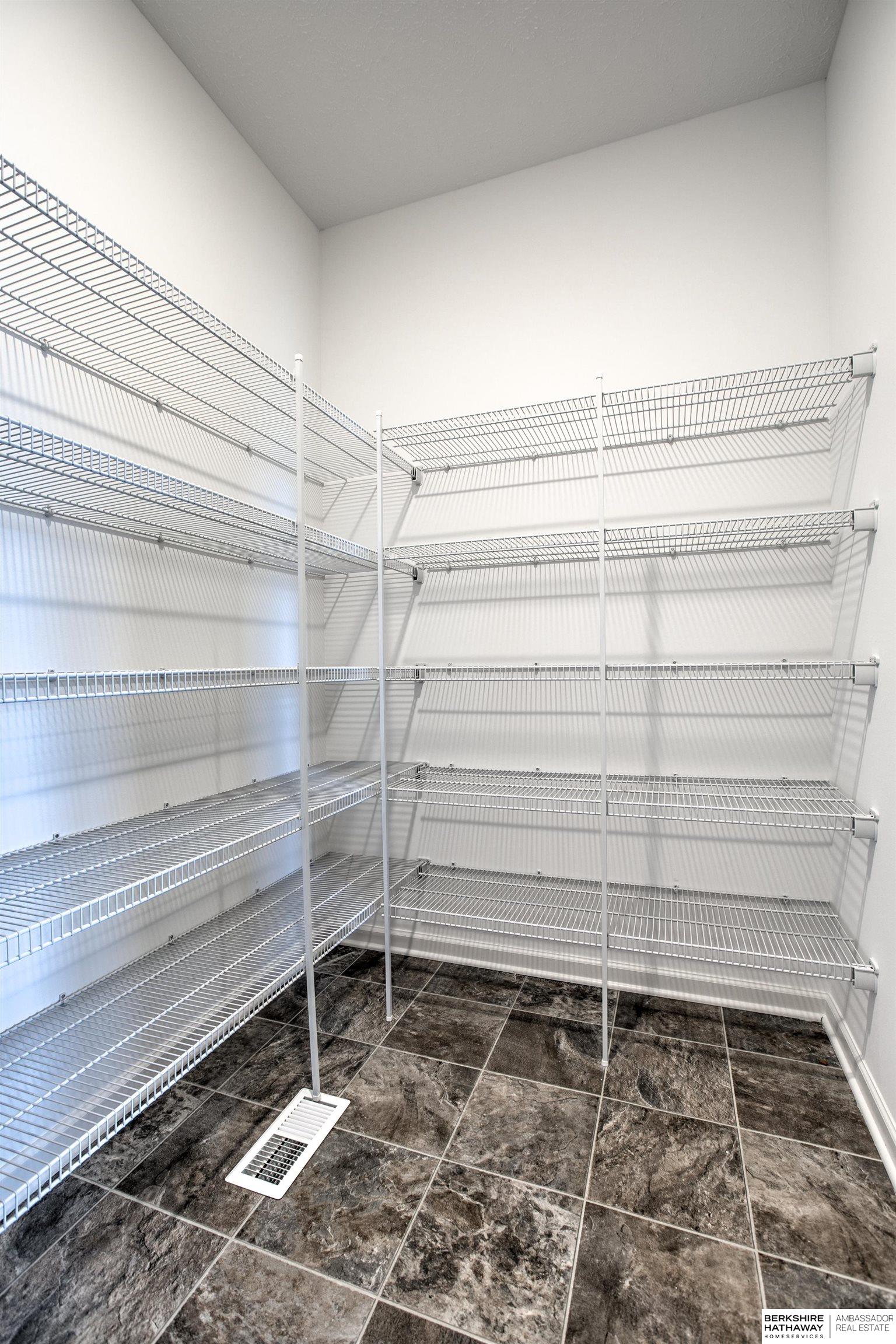 Omaha, Nebraska 68116, United States, 3 Bedrooms Bedrooms, ,2 BathroomsBathrooms,Residential,Active,23666