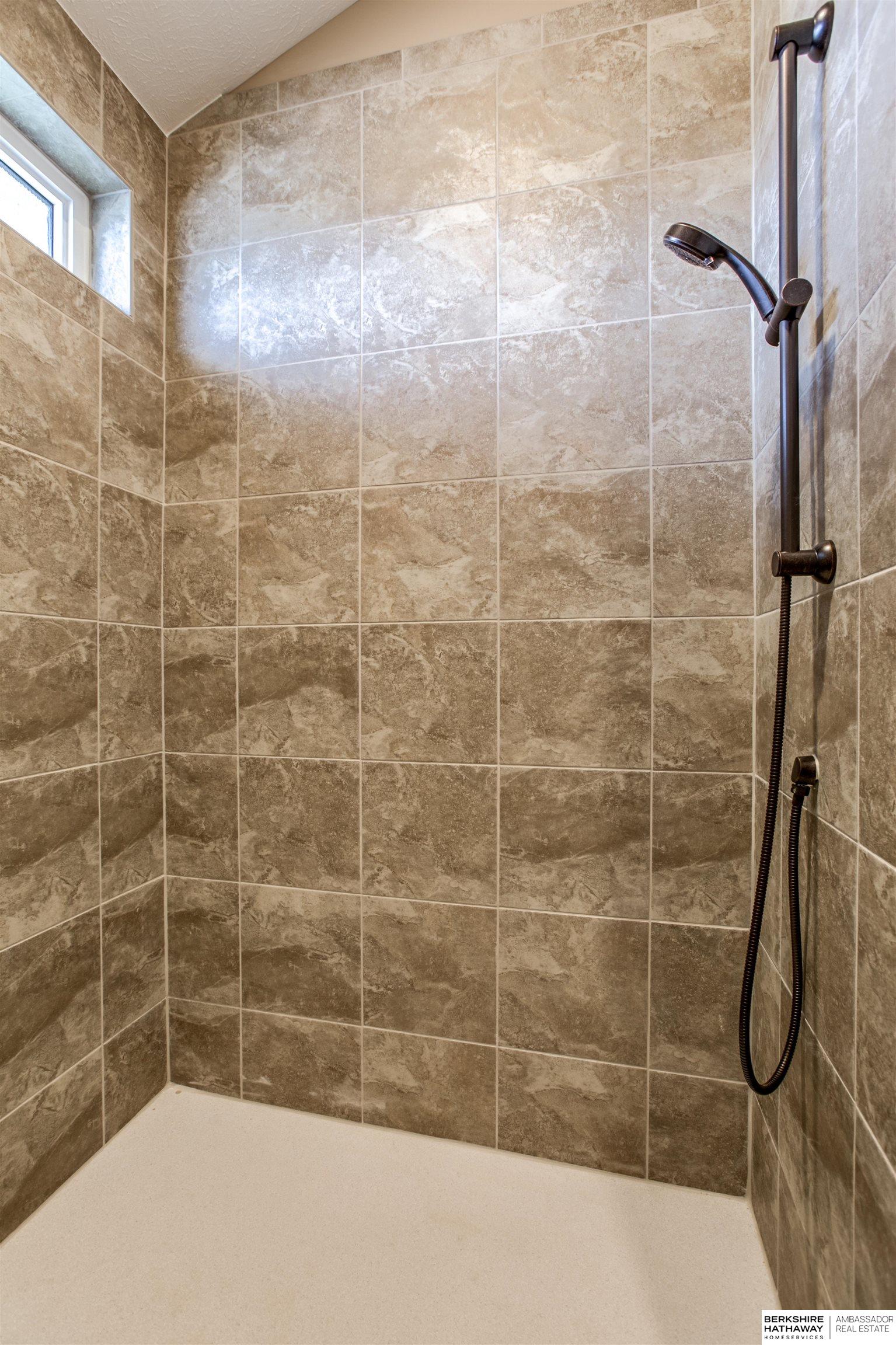 Omaha, Nebraska 68116, United States, 3 Bedrooms Bedrooms, ,2 BathroomsBathrooms,Residential,Active,23666