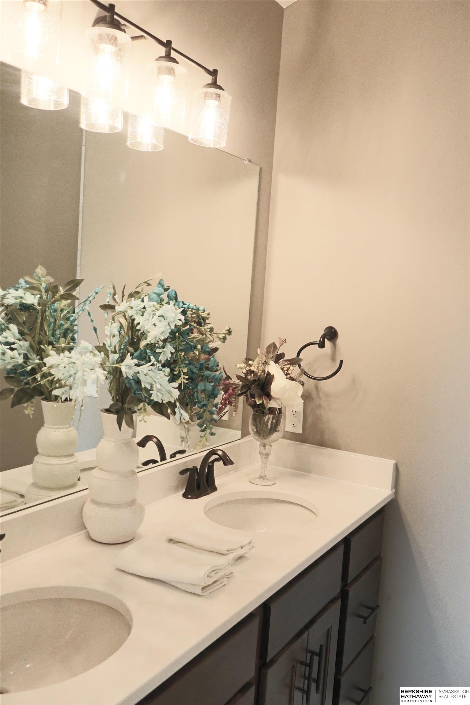 Omaha, Nebraska 68116, United States, 3 Bedrooms Bedrooms, ,2 BathroomsBathrooms,Residential,Active,23666