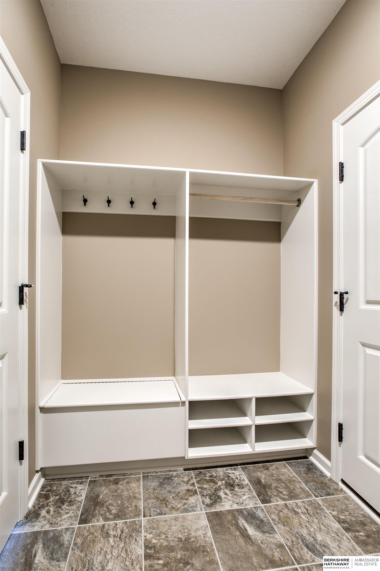 Omaha, Nebraska 68116, United States, 3 Bedrooms Bedrooms, ,2 BathroomsBathrooms,Residential,Active,23666