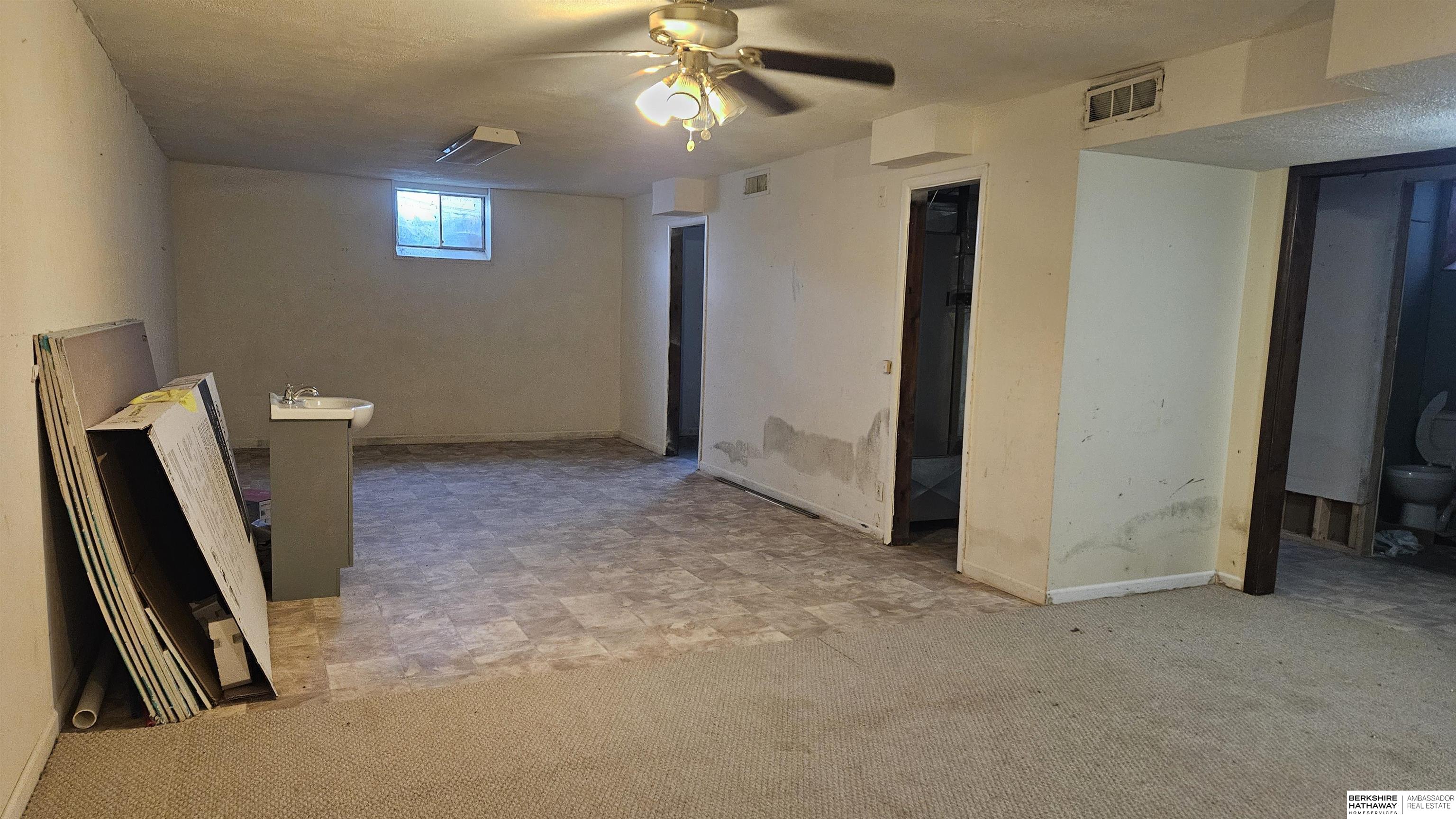 Wahoo, Nebraska 68066, United States, 4 Bedrooms Bedrooms, ,2 BathroomsBathrooms,Residential,Active,182384