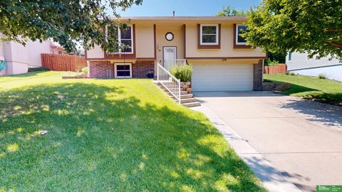 Photo of 5636 N 126th Avenue, Omaha, NE 68164 (MLS # 22617889)