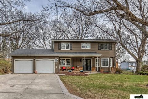 Photo of 2135 S 113 Avenue, Omaha, NE 68144 (MLS # 22608456)