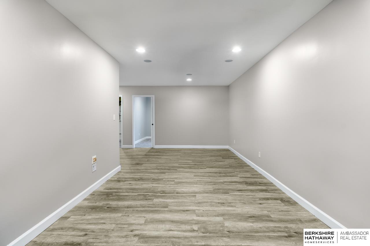 Bennington, Nebraska 68007, United States, 4 Bedrooms Bedrooms, ,3 BathroomsBathrooms,Residential,Active,249394